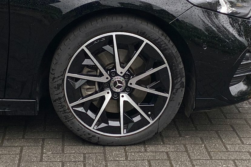 Mercedes-Benz CLA Class Cla250 85Kwh Amg Line Premium Edition KN75AJO Black #4