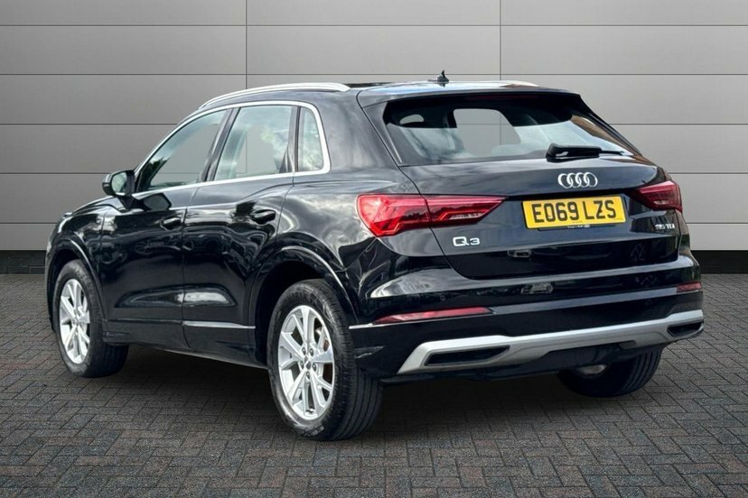 Audi Q3 2.0 Tdi 35 Sport Suv S Tronic 150 Ps EO69LZS Black #3