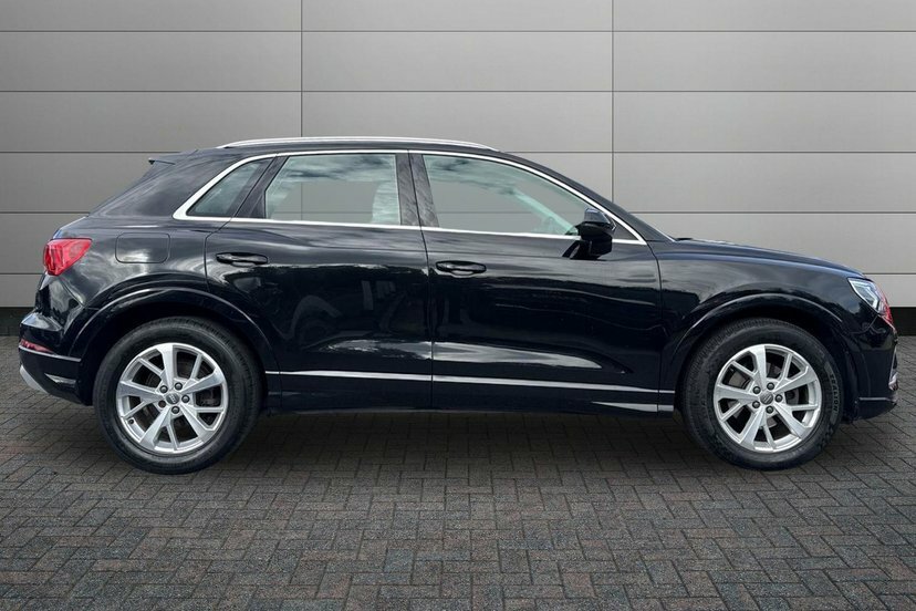 Audi Q3 2.0 Tdi 35 Sport Suv S Tronic 150 Ps EO69LZS Black #4