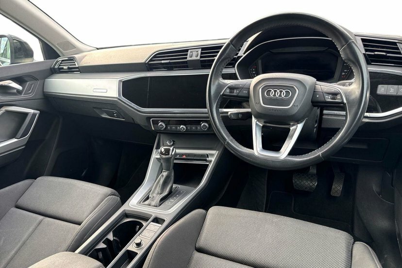 Audi Q3 2.0 Tdi 35 Sport Suv S Tronic 150 Ps EO69LZS Black #6