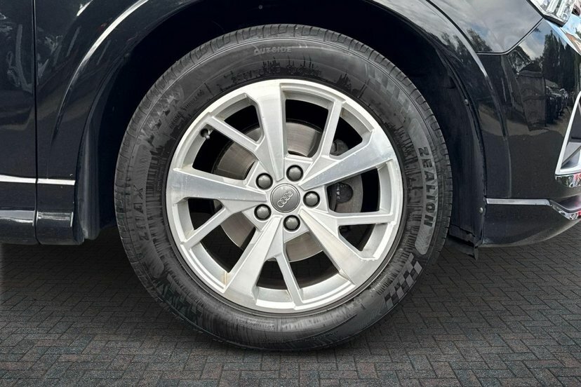 Audi Q3 2.0 Tdi 35 Sport Suv S Tronic 150 Ps EO69LZS Black #5