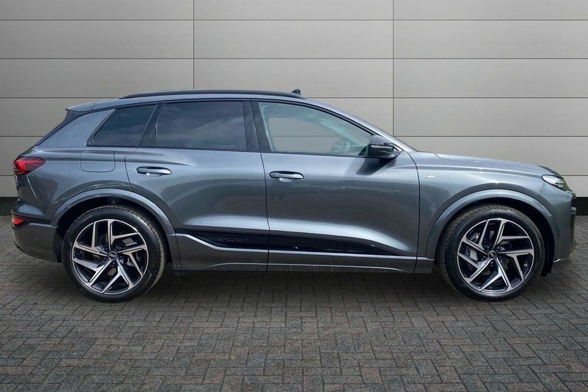 Audi Q6 E-Tron 100Kwh Black Edition Suv Quattro LR26MHY Black #4
