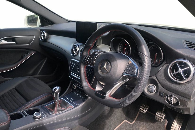 Mercedes-Benz GLA Class Gla180 Amg Line Edition DK69SUV White #5
