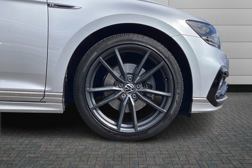Volkswagen Passat 1.5 Tsi Evo R-line Saloon Dsg 150 Ps Grey #5