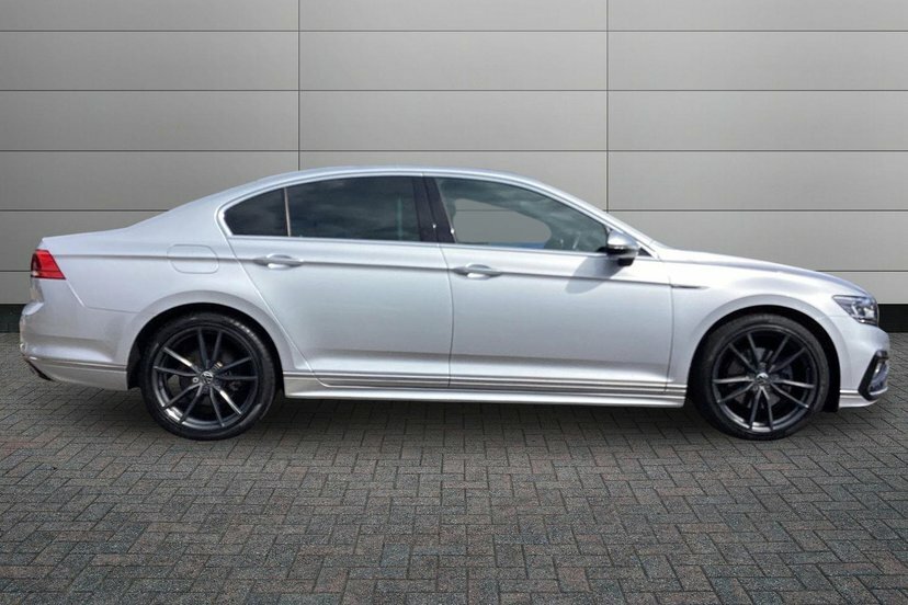 Volkswagen Passat 1.5 Tsi Evo R-line Saloon Dsg 150 Ps Grey #4