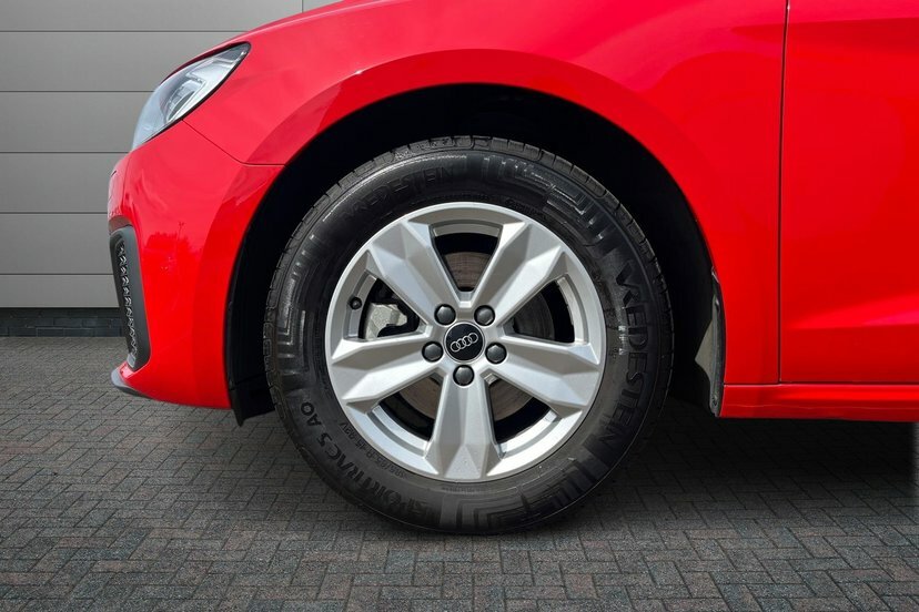 Audi A1 1.0 Tfsi 30 Technik Sportback 1 AR23ENC Red #5