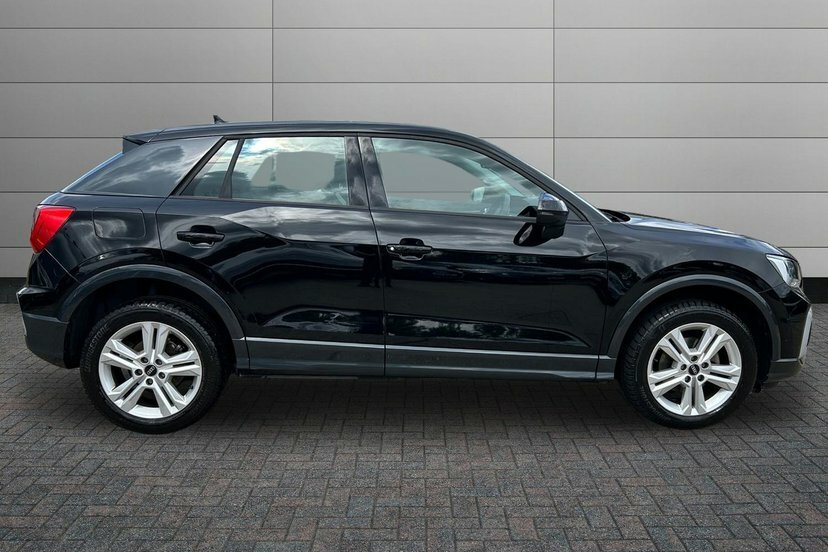 Audi Q2 1.5 Tfsi Cod 35 Sport Suv 150 P Black #4