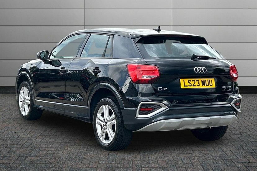 Audi Q2 1.5 Tfsi Cod 35 Sport Suv 150 P Black #3