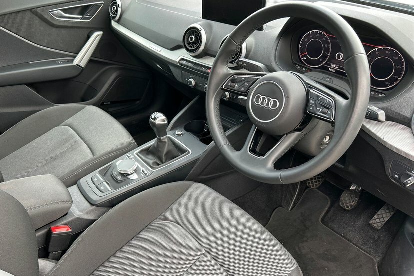 Audi Q2 1.5 Tfsi Cod 35 Sport Suv 150 P Black #6