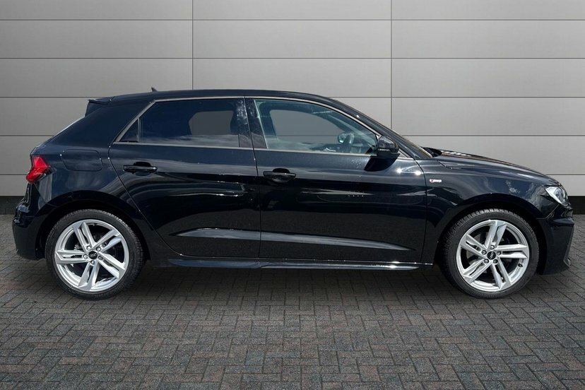 Audi A1 1.0 Tfsi 30 S Line Sportback S Tronic EF23FSU Black #4