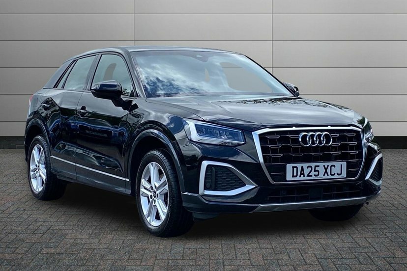 Audi Q2 1.0 Tfsi 30 Sport Suv 116 Ps Black