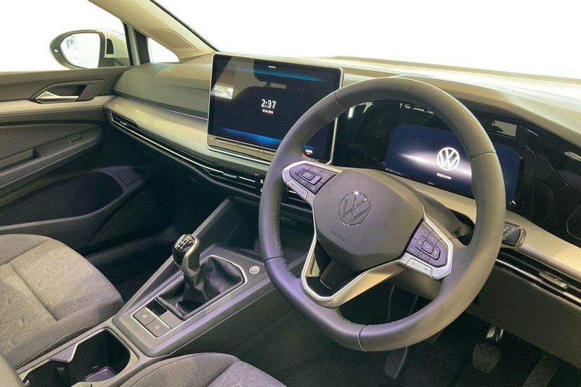 Volkswagen Golf 1.5 Tsi Life Hatchback 115 Ps White #6