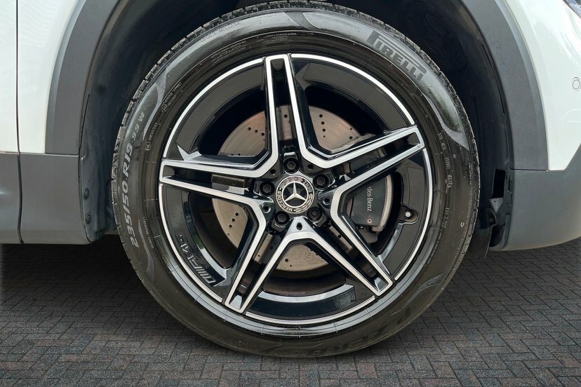 Mercedes-Benz GLB Class Glb220d Amg Line Premium KP23ZGM White #4