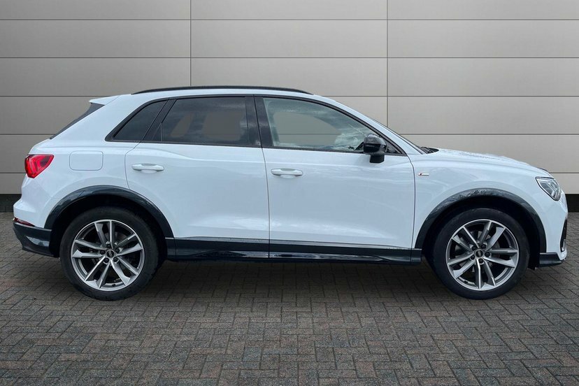 Audi Q3 1.5 Tfsi Cod 35 Black Edition Suv S Tro KY23OGK White #4