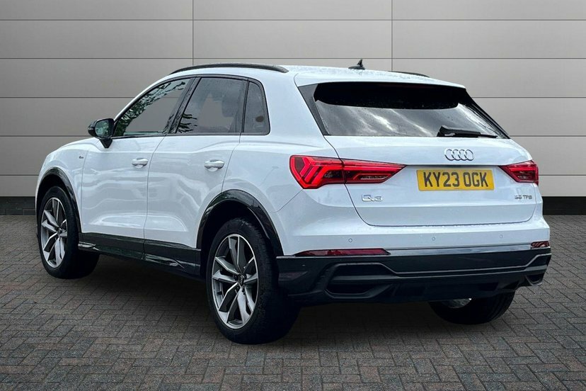 Audi Q3 1.5 Tfsi Cod 35 Black Edition Suv S Tro KY23OGK White #3