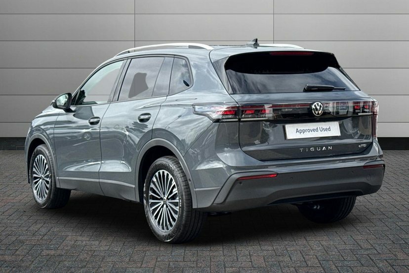 Volkswagen Tiguan 1.5 Etsi Mhev Match Suv Hybrid Dsg 150 EF75LTZ Grey #3