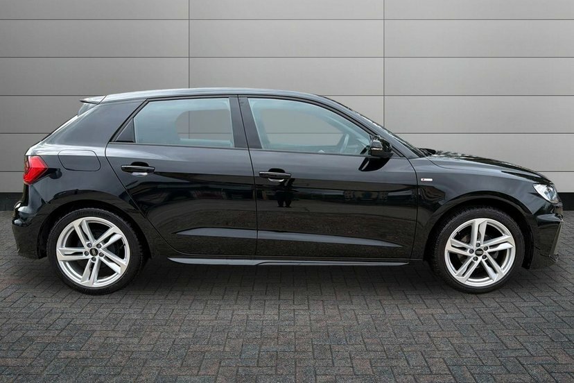Audi A1 1.0 Tfsi 25 S Line Sportback 95 LL72UWR Black #4