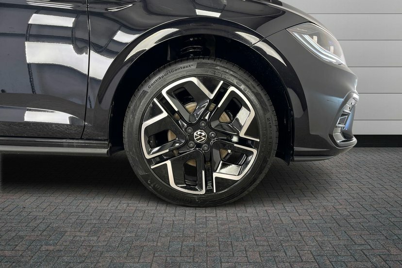 Volkswagen Polo 1.0 Tsi Black Edition Hatchback Dsg 11 AU26NZV Black #5