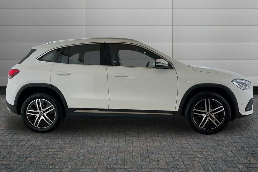 Mercedes-Benz GLA Class Gla 180 Sport Executive White #3