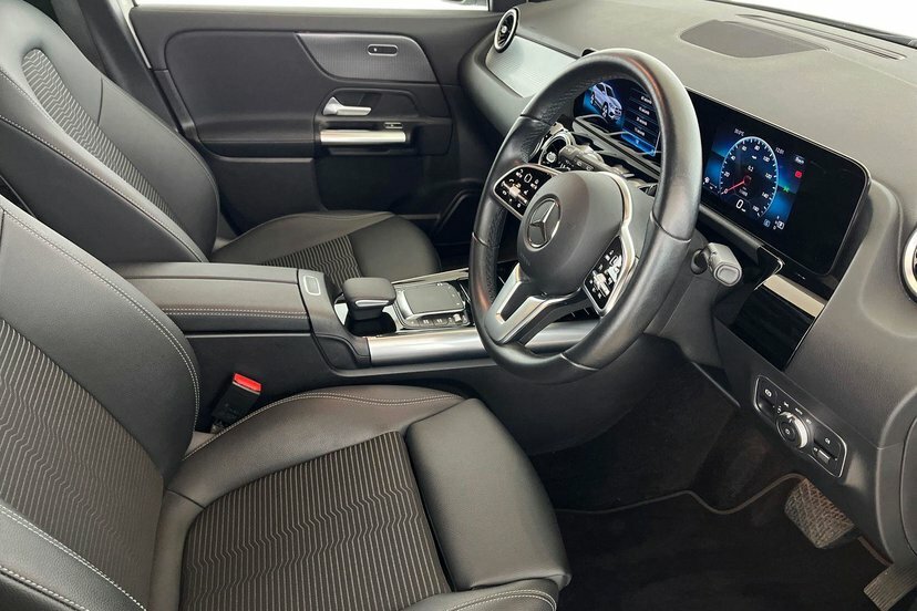 Mercedes-Benz GLA Class Gla 180 Sport Executive White #5