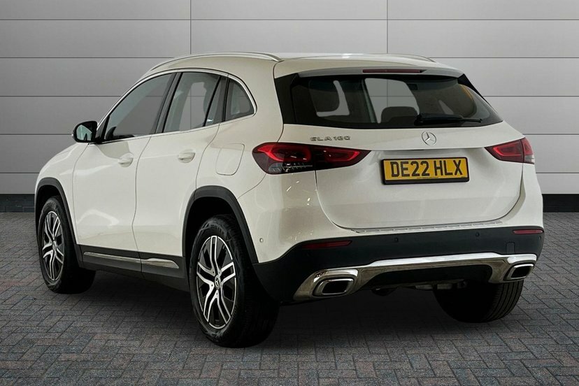 Mercedes-Benz GLA Class Gla 180 Sport Executive White #2