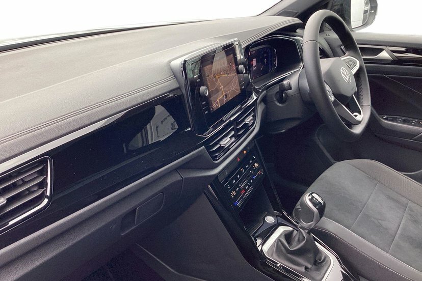 Volkswagen T-Roc 1.5 Tsi Style Design Suv 150 Ps Black #2