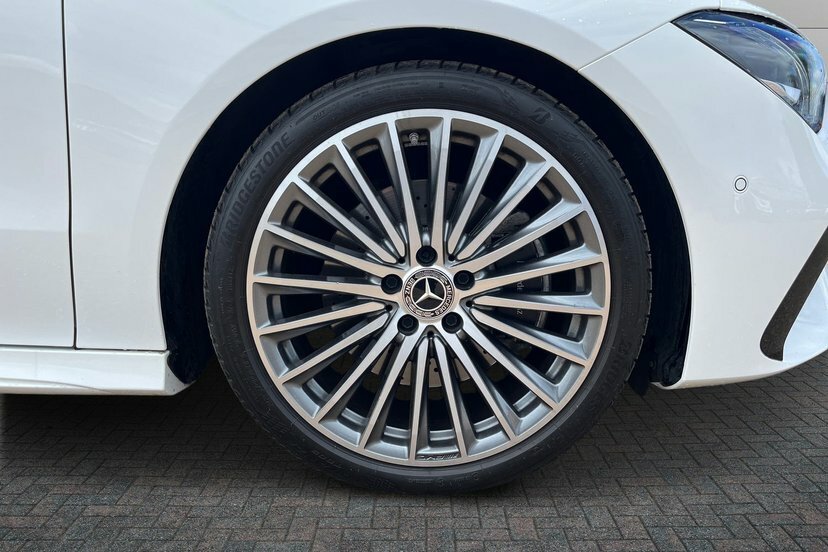 Mercedes-Benz CLA Class 2.0 Cla220d Amg Line Premium Coupe 8G KS25UKB White #4