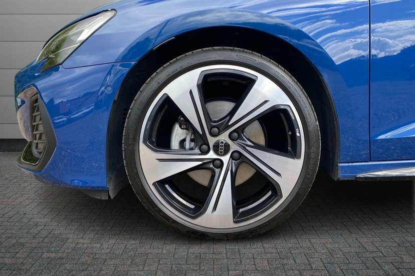 Audi A3 1.5 Tfsi 35 Black Edition Saloon S Tron LR75TLK Blue #5
