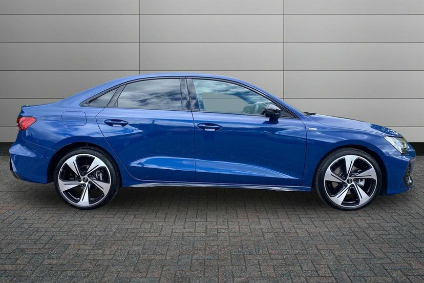 Audi A3 1.5 Tfsi 35 Black Edition Saloon S Tron LR75TLK Blue #4
