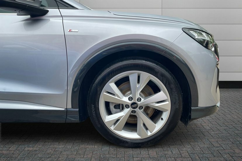 Audi Q4 E Tron 45 S Line Sportback 82Kwh 286 P EY26TPV Silver #5