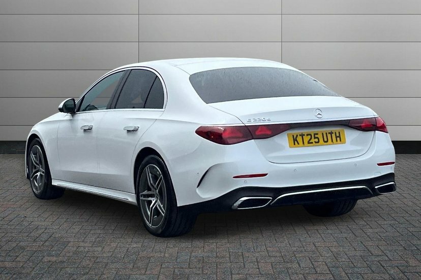 Mercedes-Benz E Class 2.0 E220dh Mhev Amg Line Advanced Saloon Die KT25UTH White #2