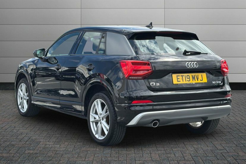 Audi Q2 1.0 Tfsi 30 S Line Suv 116 Ps Black #3