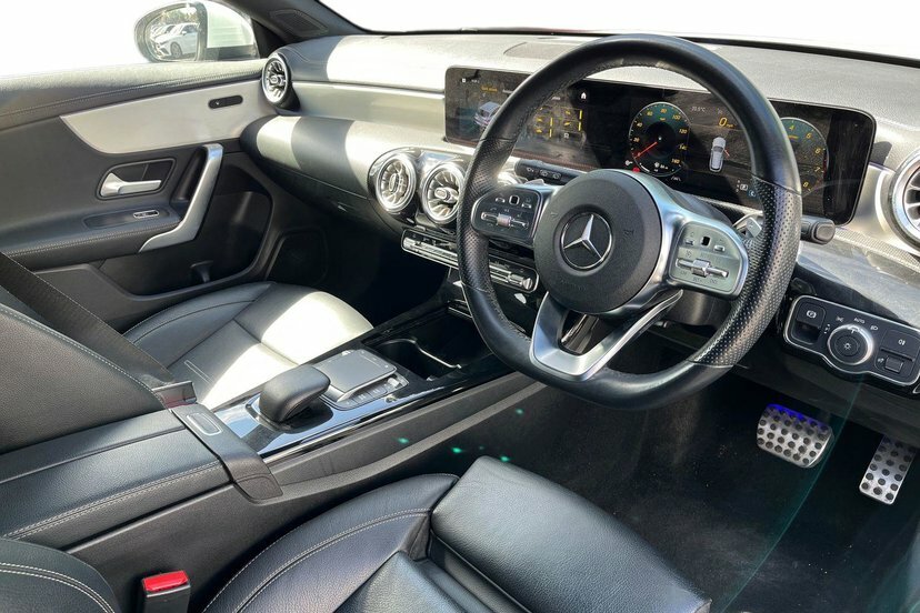 Mercedes-Benz CLA Class Cla200 Amg Line Premium 2 Shooting Brake KN23XZE White #5