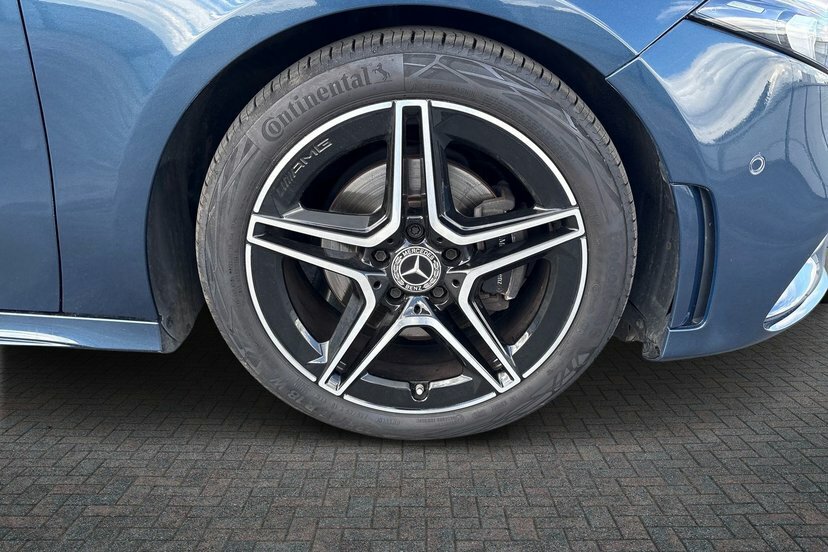 Mercedes-Benz A Class A180 Amg Line Premium FT72VBV Blue #4