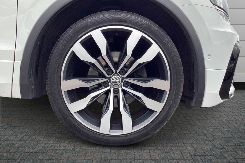 Volkswagen Tiguan 2.0 Tdi R-line Tech Suv Dsg 4Motion 15 EJ69UBY White #5
