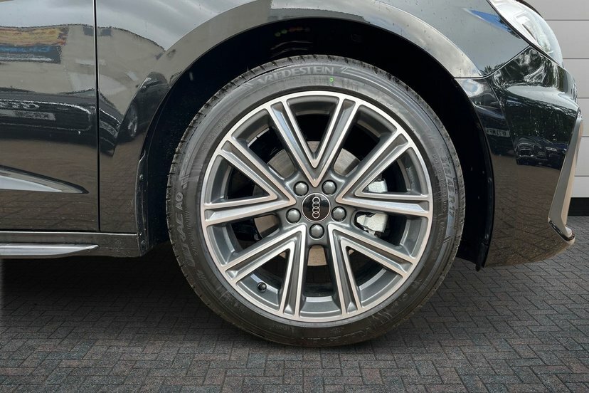Audi A1 1.0 Tfsi 30 S Line Sportback S Tronic LM26FVC Black #5