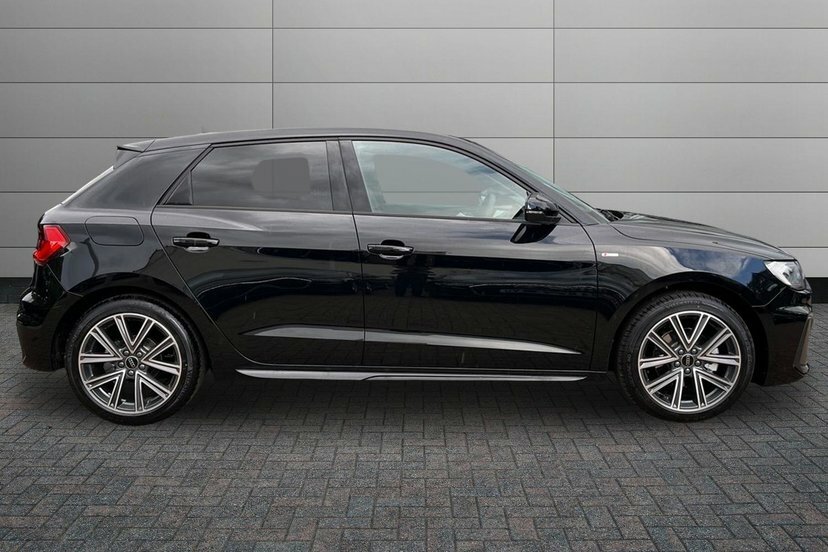 Audi A1 1.0 Tfsi 30 S Line Sportback S Tronic LM26FVC Black #4