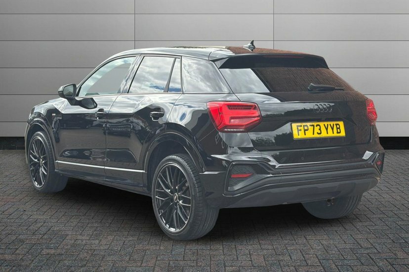 Audi Q2 1.5 Tfsi Cod 35 Black Edition Suv S Tro FP73YYB Black #3