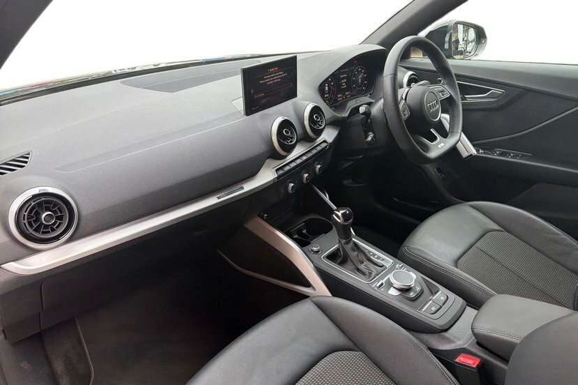 Audi Q2 1.5 Tfsi Cod 35 Black Edition Suv S Tro FP73YYB Black #2