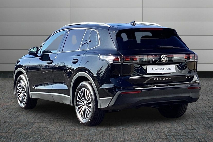 Volkswagen Tiguan 1.5 Etsi Mhev Match Suv Hybrid Dsg 150 EY26VGT Black #3