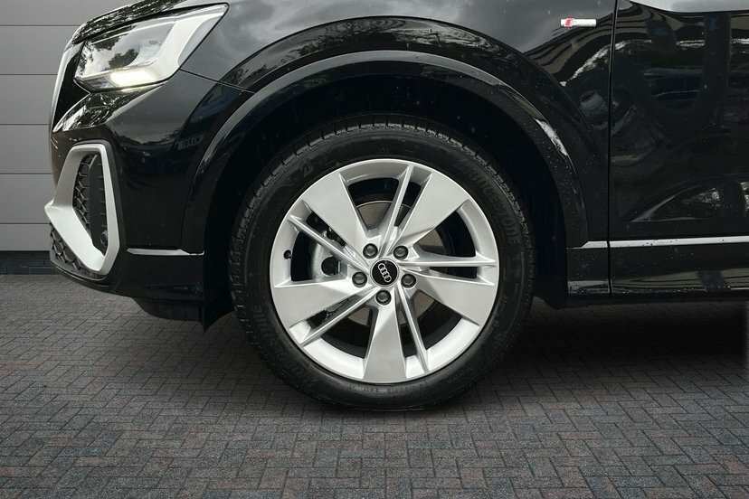 Audi Q2 1.5 Tfsi Cod 35 S Line Suv S Tronic 15 LN26OFY Black #5