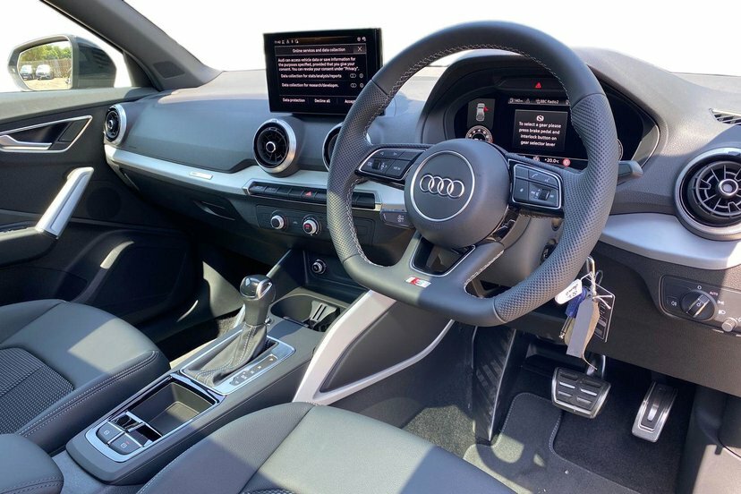 Audi Q2 1.5 Tfsi Cod 35 Black Edition Suv S Tro LL26HUH Black #6