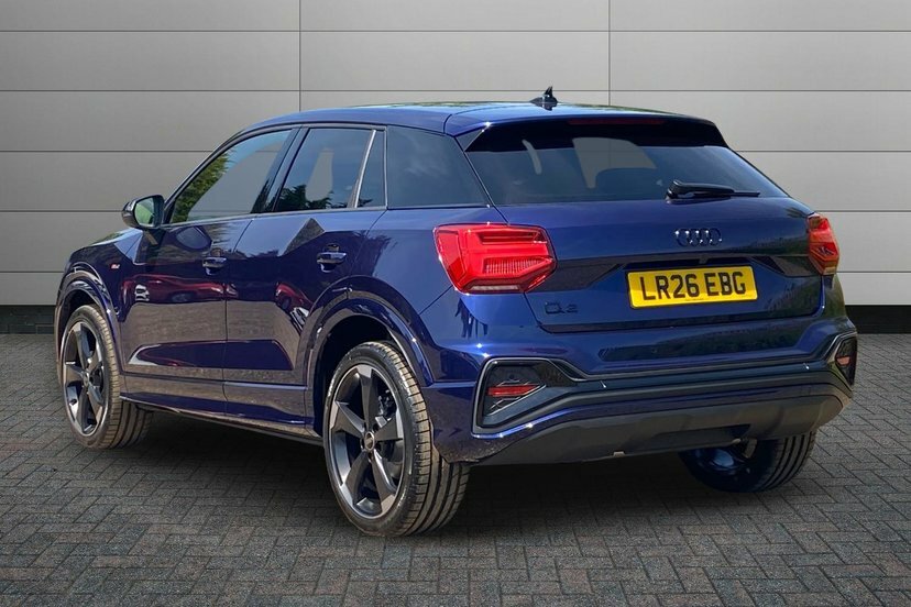 Audi Q2 1.5 Tfsi Cod 35 Black Edition Suv S Tro LR26EBG Blue #3