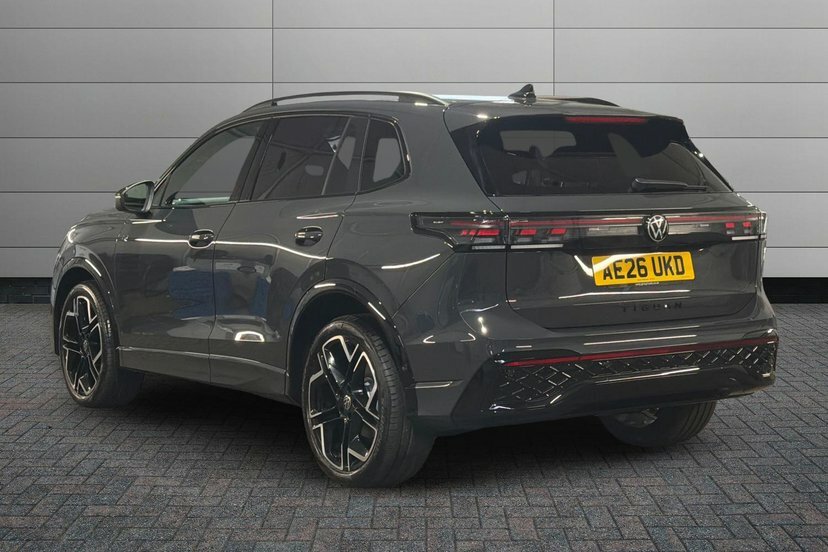 Volkswagen Tiguan 1.5 Etsi Mhev R-line Suv Hybrid Dsg 15 AE26UKD Grey #3