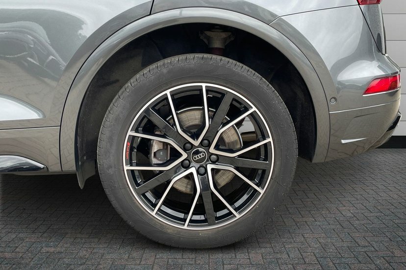 Audi Q5 2.0 Tfsie 50 Black Edition Suv Plug-in Grey #5