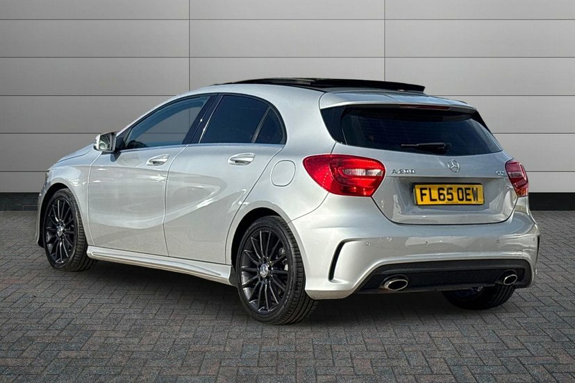 Mercedes-Benz A Class 2.1 A200 Cdi Amg Sport Hatchback 7G-dct Silver #3