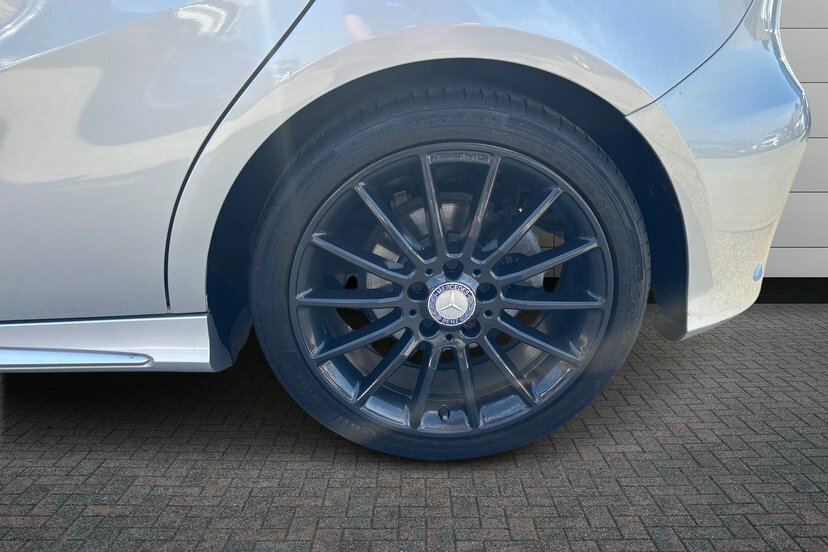 Mercedes-Benz A Class 2.1 A200 Cdi Amg Sport Hatchback 7G-dct Silver #5