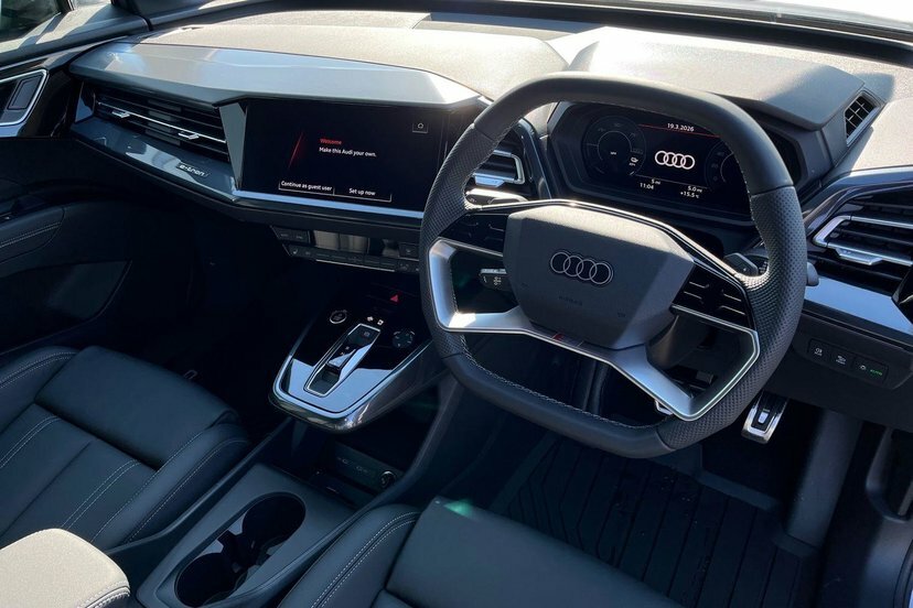 Audi Q4 E Tron 45 Black Edition Sportback 82Kwh AO26EJK Silver #6