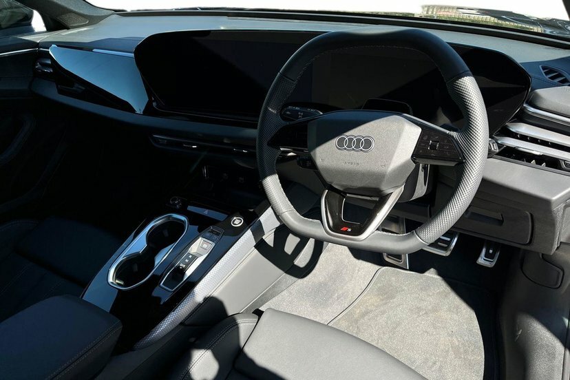 Audi A6 Avant 2.0 E-hybrid 25.9Kwh S Line Estate Plug Black #6