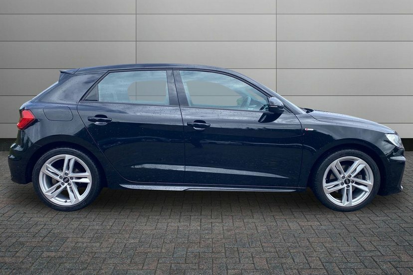 Audi A1 1.0 Tfsi 30 S Line Sportback 11 EX72COJ Black #4